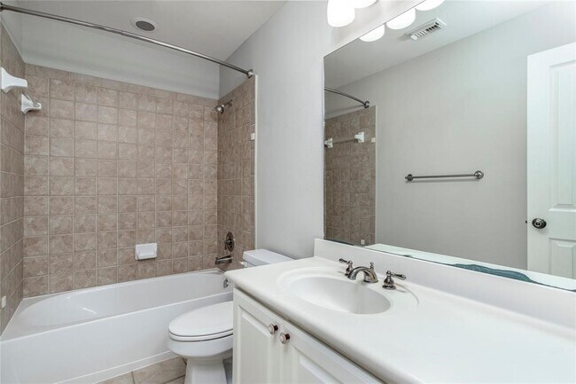 Building Photo - 59 Douvaine Ct