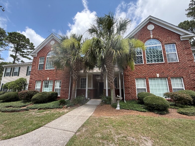 Primary Photo - 1721 Wyngate Cir