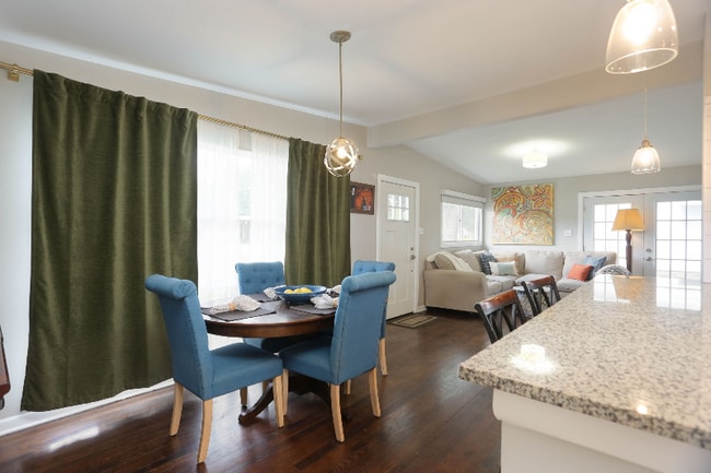 Building Photo - 514 Brightwood Pl
