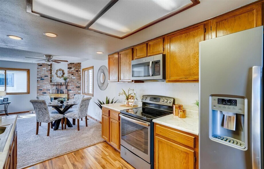 kitchen - 4226 S Granby St