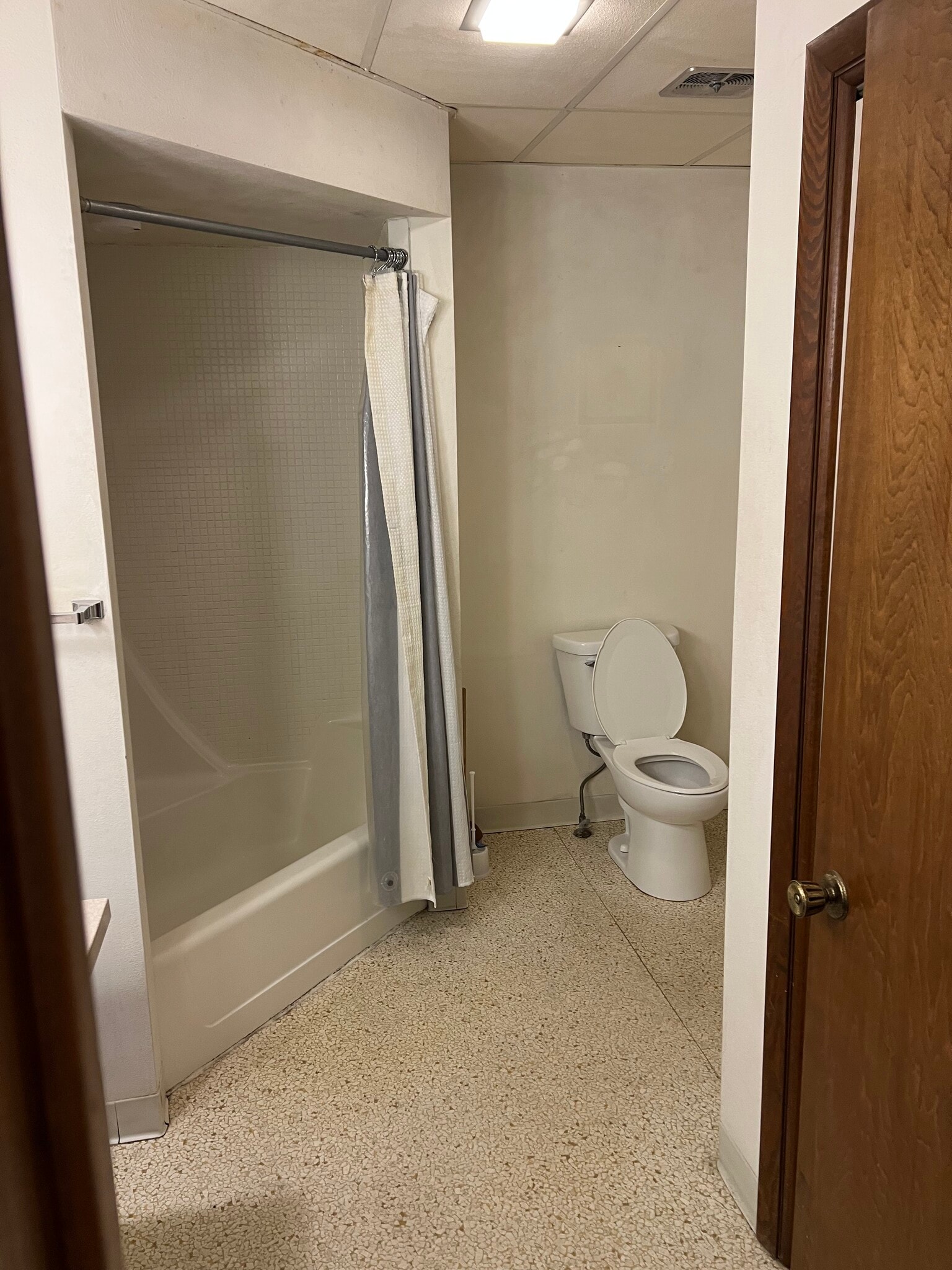 Building Photo - 2526 Rebecca Ct W