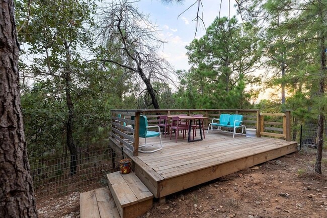 Building Photo - 326 Tahitian Dr