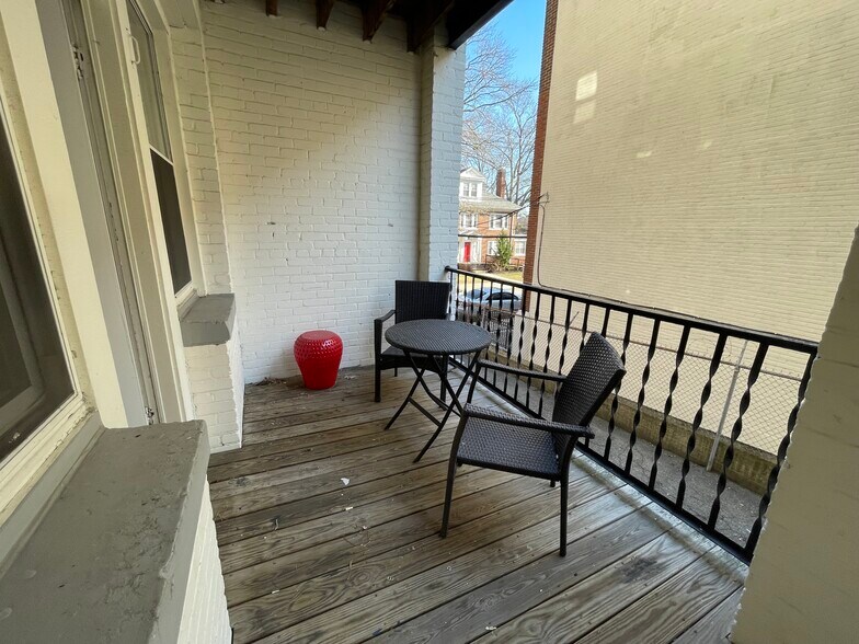 Building Photo - 14 Melvin Ave