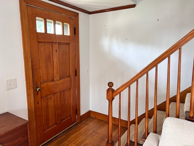 Building Photo - 7 Chesebro Ln