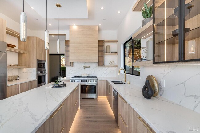 Building Photo - 1580 Clear Ridge Dr