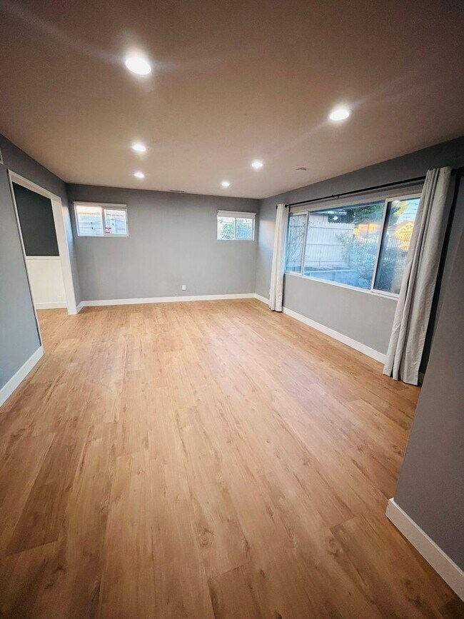 Building Photo - Upgraded 3 Bed / 2 Bath Pool Home with Solar in Lemon Grove