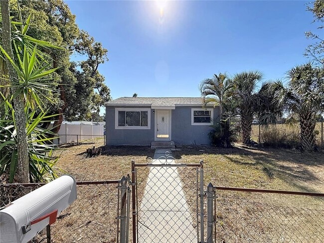 Building Photo - 2100 28th Ave N