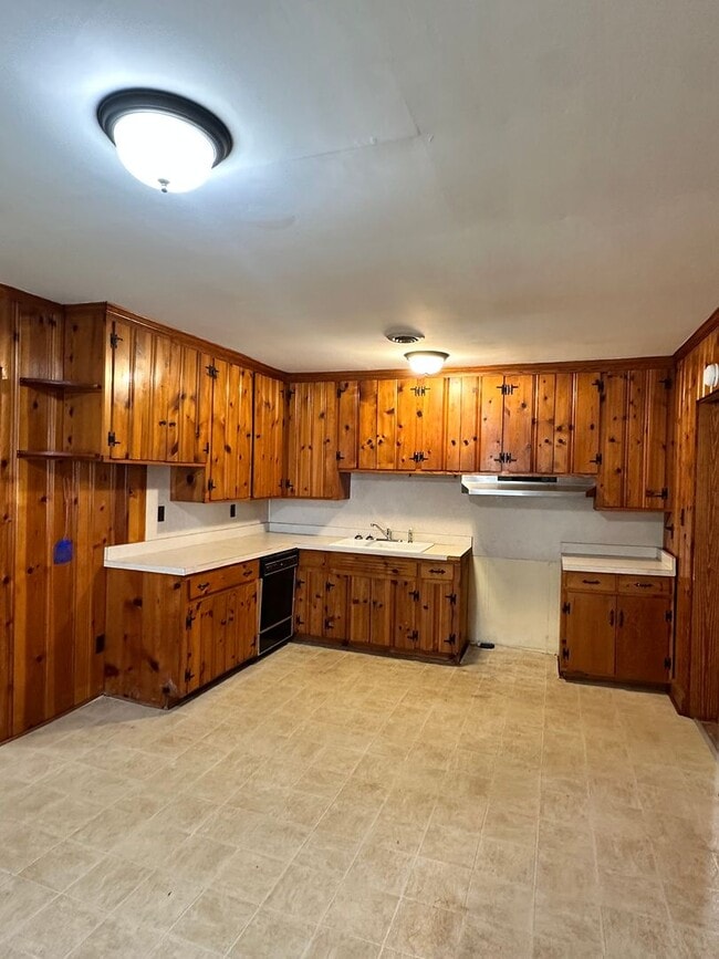 Building Photo - RENTAL HOME 3BD/1.5BTH