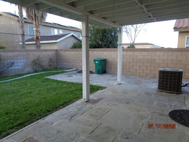 Building Photo - Large West Lancaster 2 Story Built in 2004 with 3638 sq. ft.