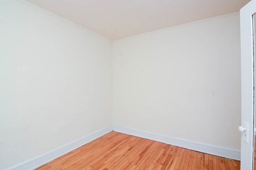 Building Photo - 2336 N Spaulding Ave