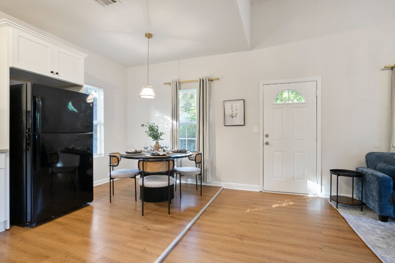 Building Photo - 987 Dimmock St SW
