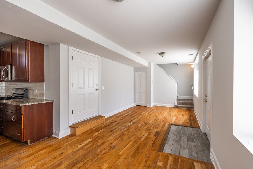 Building Photo - 1505 N Talman Ave