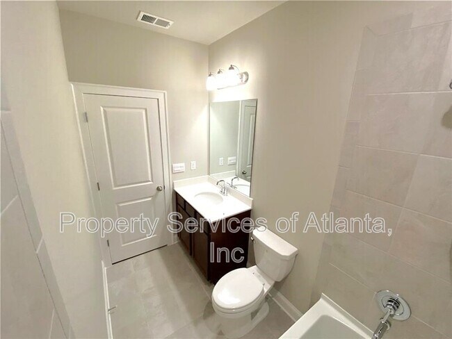 Building Photo - 912 Sweetwater Grove