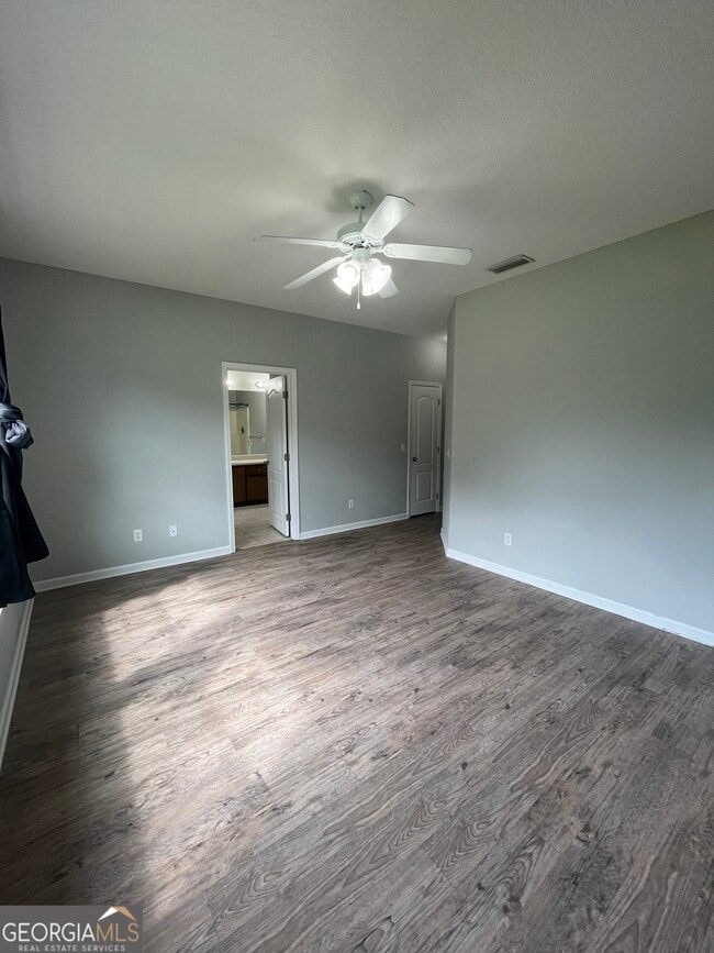 Building Photo - 219 Royal Palms Ave