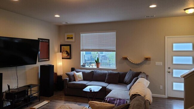 Building Photo - 608 Stonebridge Drive