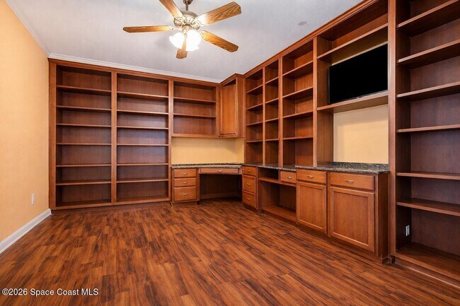 Building Photo - 905 N Harbor City Blvd