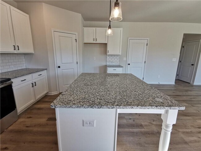 Building Photo - 38 Longhorn Wy