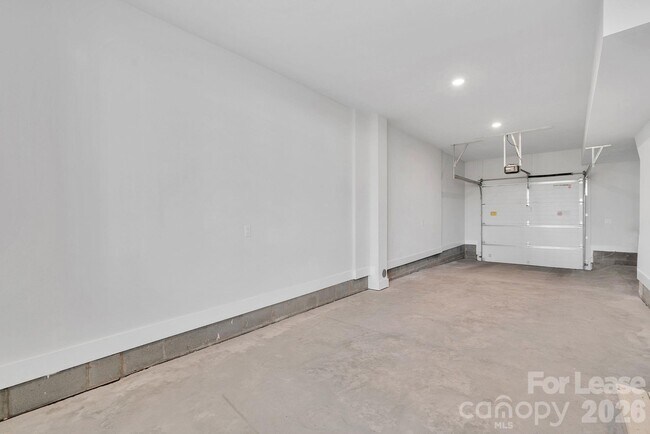 Building Photo - 113 Verbena St