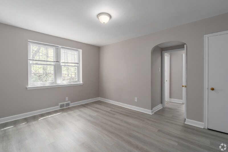 Building Photo - 4991 Parkside Ave N