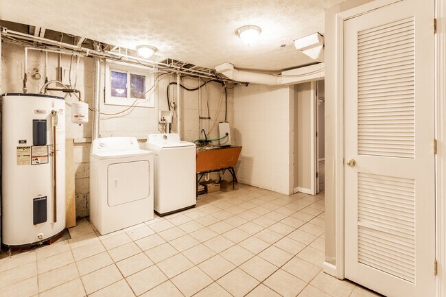 Building Photo - 6147 Broadway St