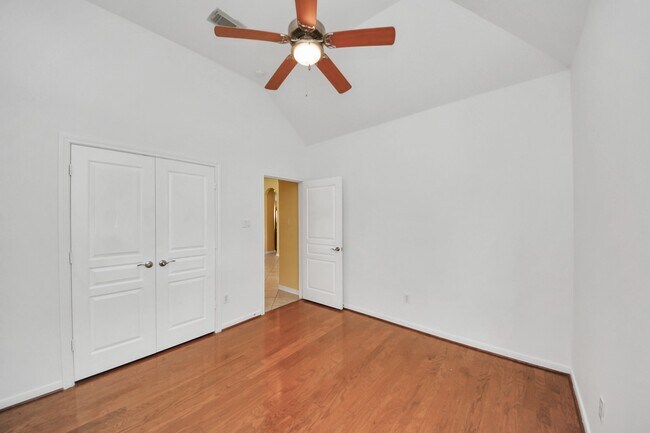 Building Photo - 12003 Sunrise Way