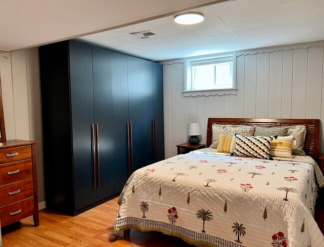 Building Photo - 940 N Oak Park Ave