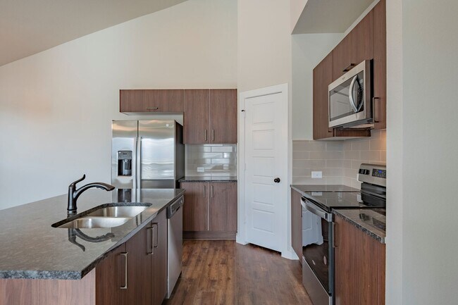 Building Photo - 609 Wheatfield Dr