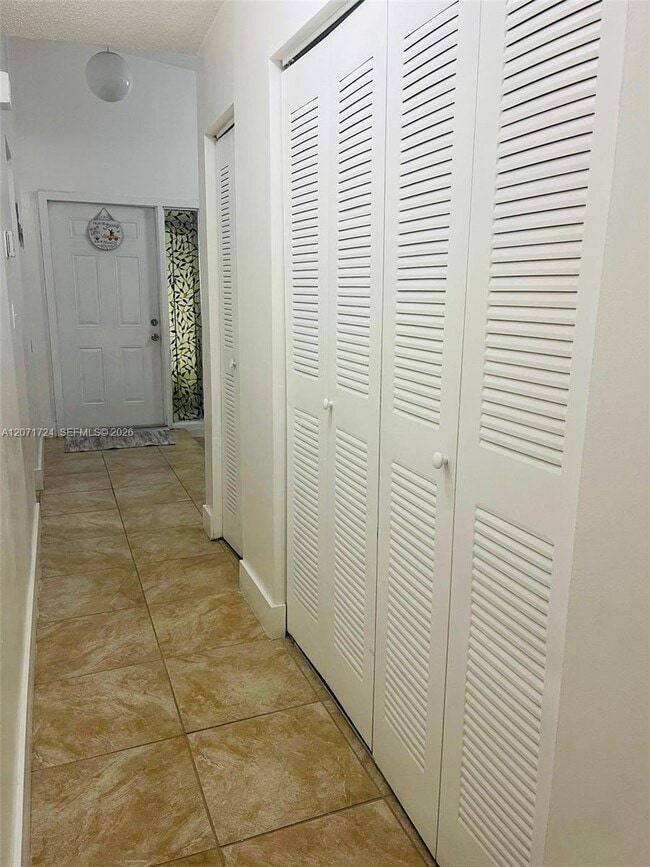 Building Photo - 9614 SW 148th Ct
