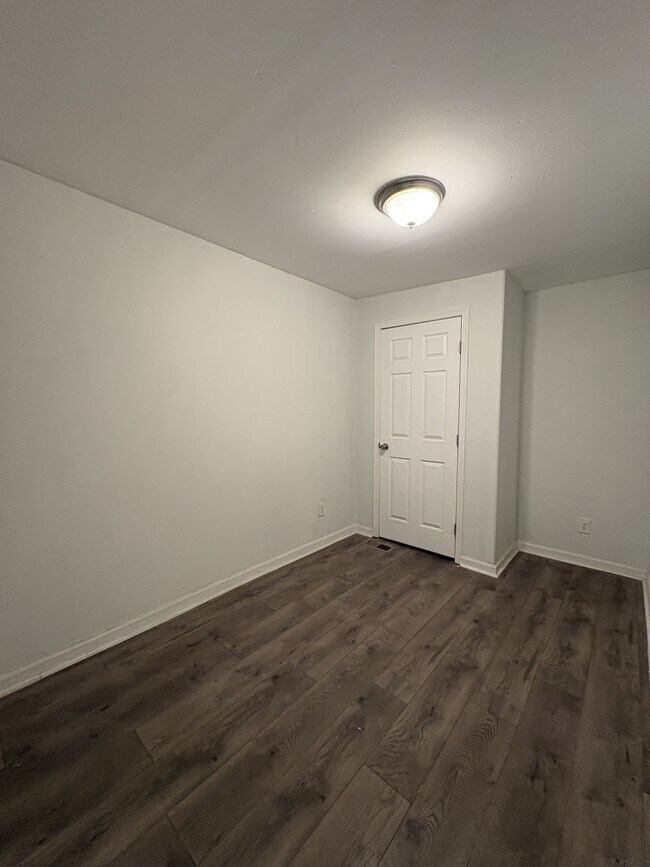 Building Photo - 2542 Cecil B. Moore Ave