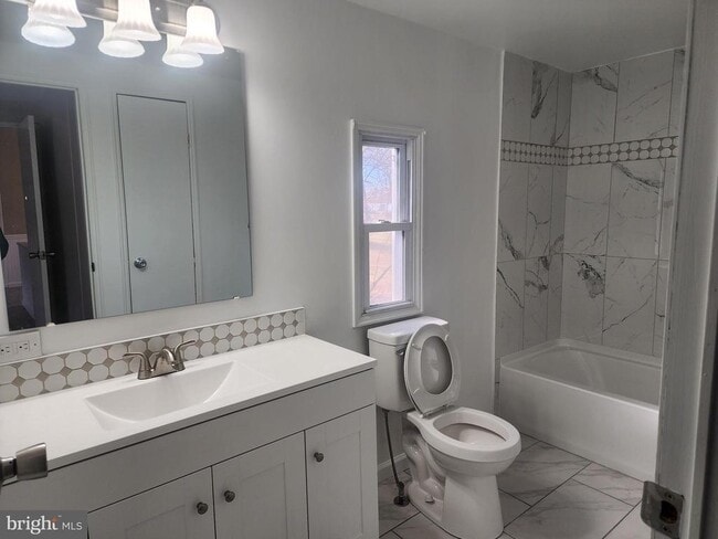 Building Photo - 110 Pennapacker Rd