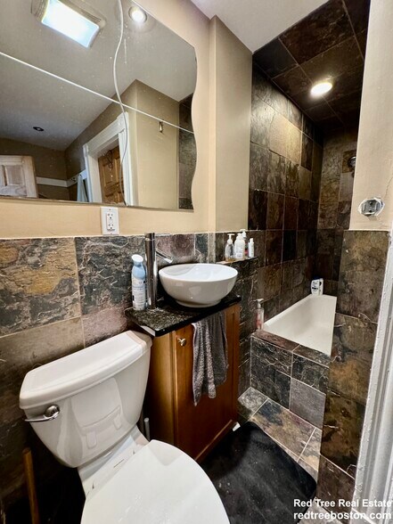 Building Photo - 254 Cypress St