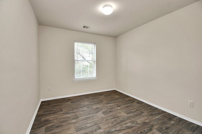 Building Photo - 5618 Gibralter Pl