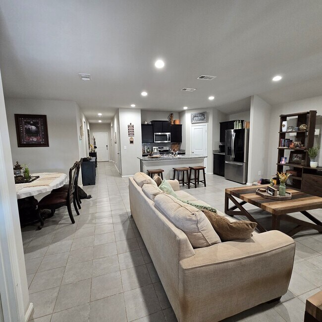 Building Photo - 7003 Adenium Rd