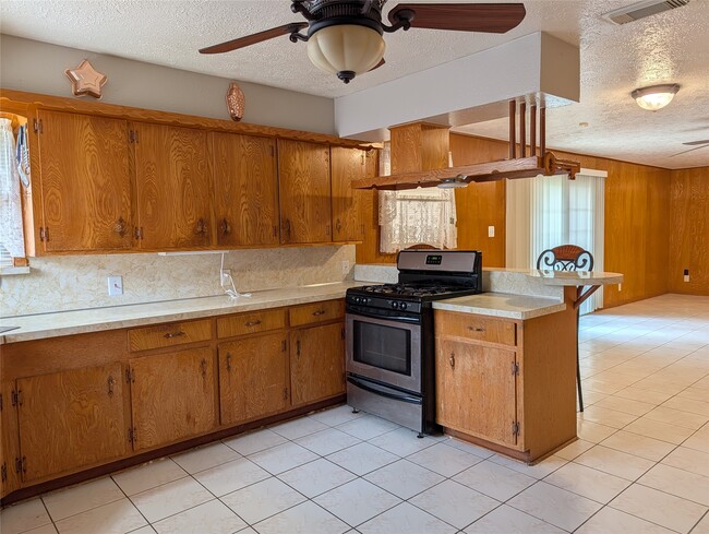 Building Photo - 1605 Ruella Ln