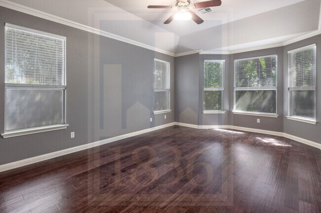 Building Photo - 2702 Lovett Ln
