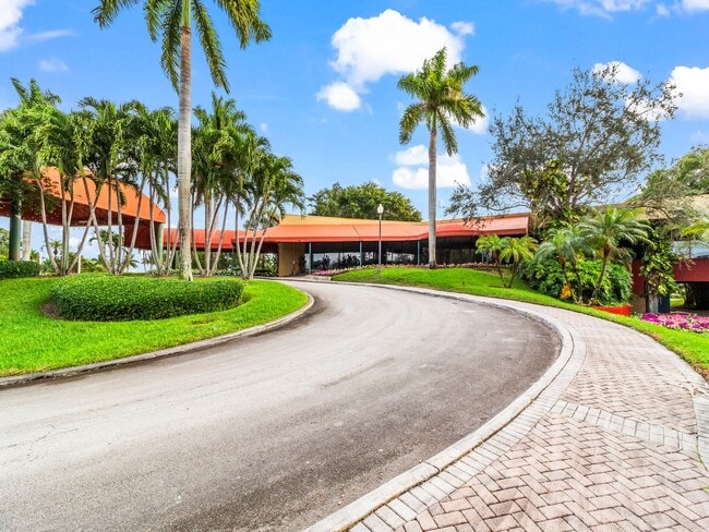 Building Photo - 9001 Jacaranda Ln