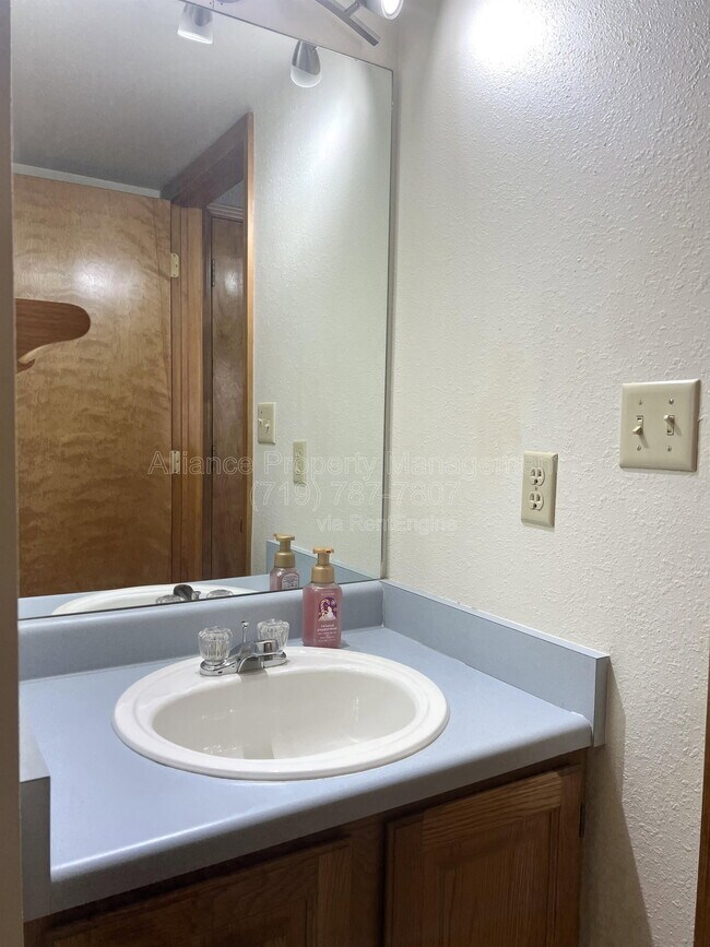 Building Photo - 6436 Peak Vista Cir