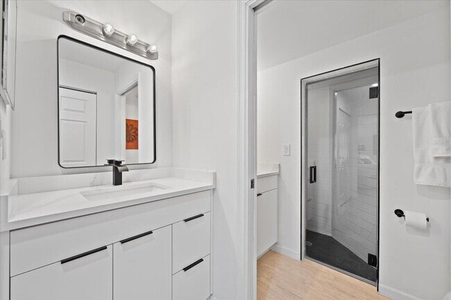 Building Photo - 12660 Shoreline Dr