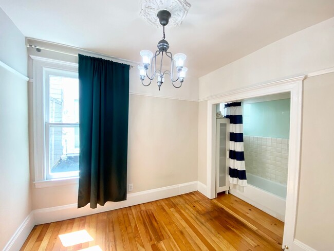 Building Photo - One Month Free!! Spacious Studio Offers Cl...