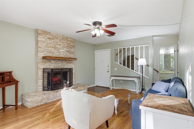 Building Photo - 105 Norwood Dr