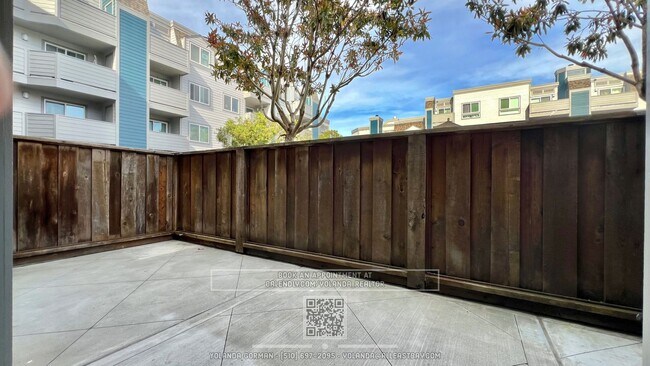 Building Photo - Sweet and Spacious studio with resort styl...