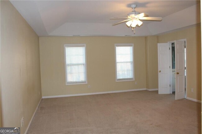 Building Photo - 2627 Hampton Park Dr