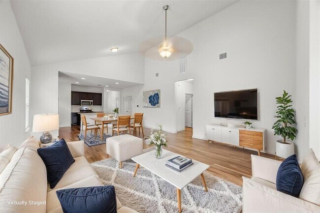 Building Photo - 356 Shiner Ln