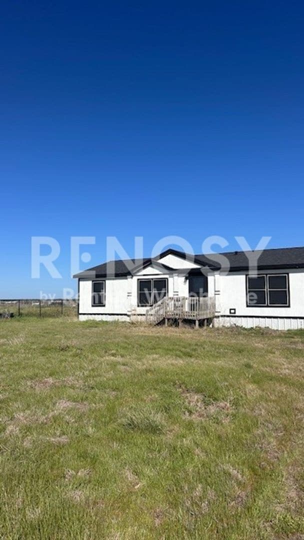 Building Photo - 2.7 Acres in Nevada!  Horses Welcome!!!