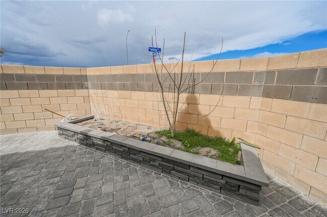 Building Photo - 6679 Velletri St.