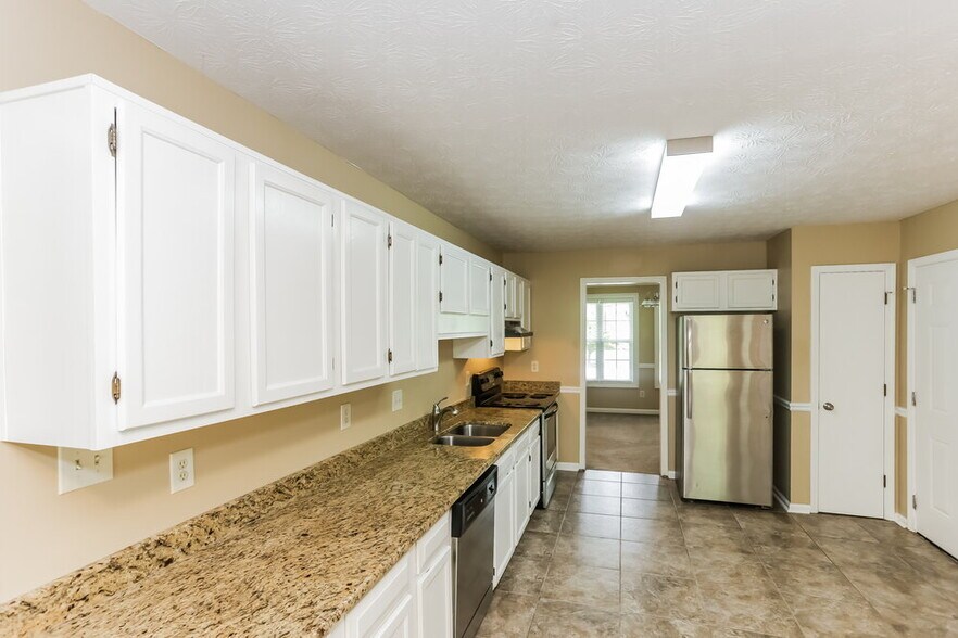 Building Photo - 520 Gregory Manor Dr SW