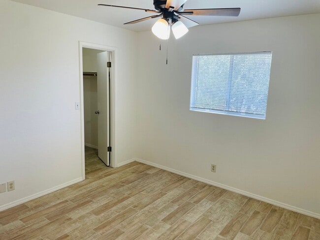 Building Photo - 185 Sierra Rd