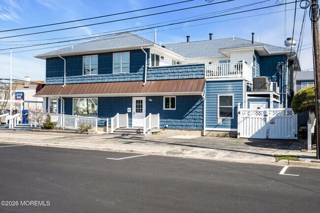 Building Photo - 65 Grand Central Ave