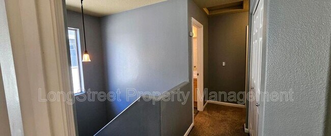 Building Photo - 4322 NE 76th Ave