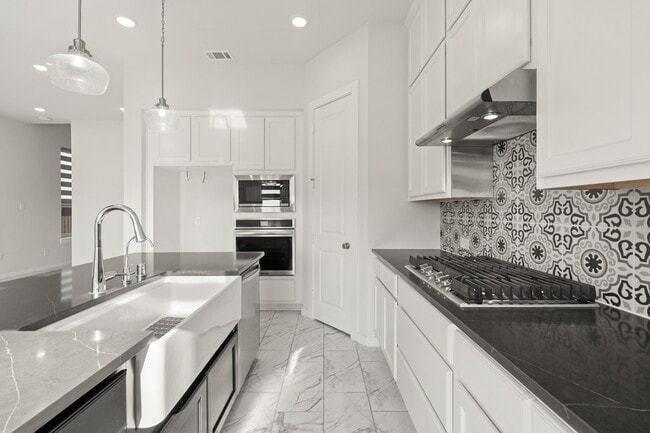 Building Photo - 6579 Scarlet Pond Ln